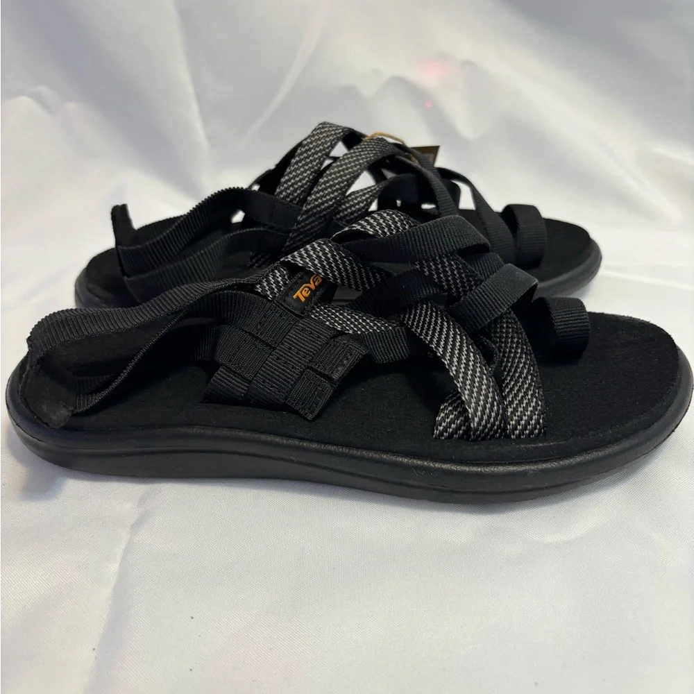 Teva Voya Strappy Black Hiking Outdoor Sandals NWT Size 6